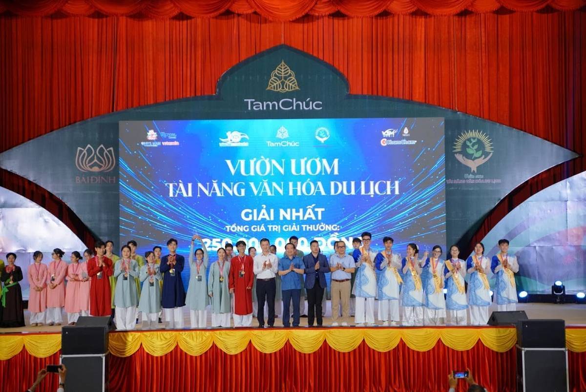 Khoảnh khắc Mùa 4