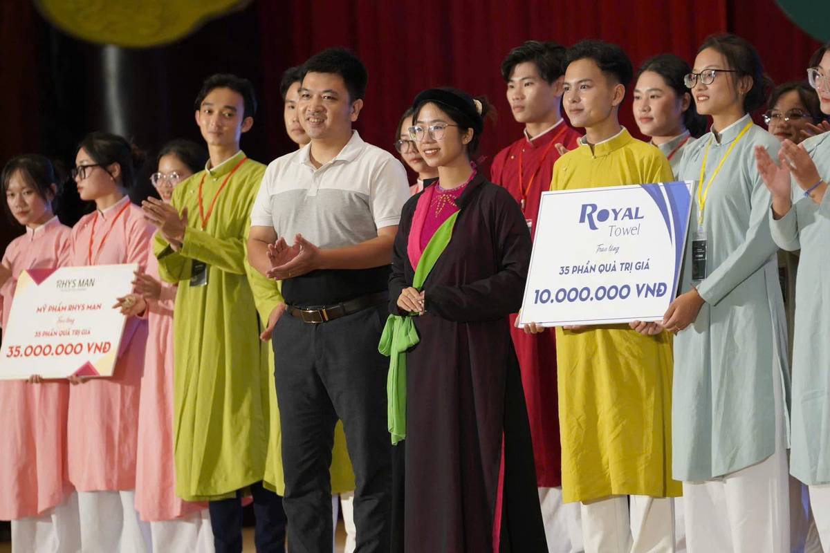 Khoảnh khắc Mùa 4
